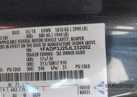 2018 Ford Focus Titanium z USA, uszkodzony, nr VIN 1FADP3J25JL332052